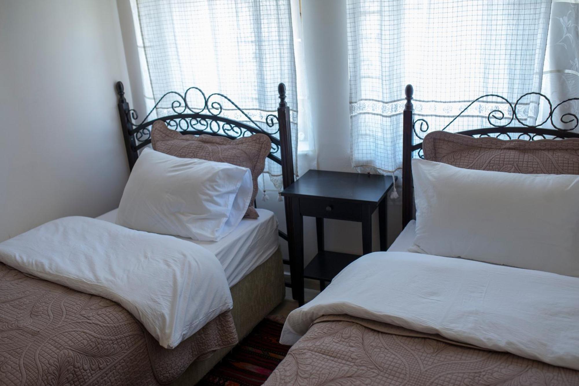 גורמה Kamelya Cave Hostel (Adults Only) מראה חיצוני תמונה