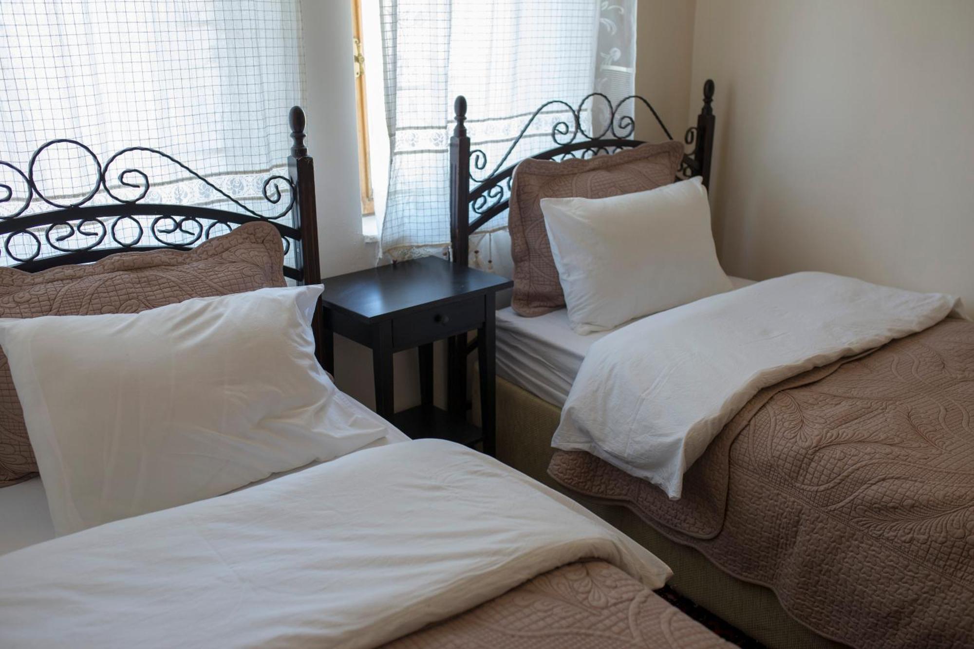גורמה Kamelya Cave Hostel (Adults Only) מראה חיצוני תמונה