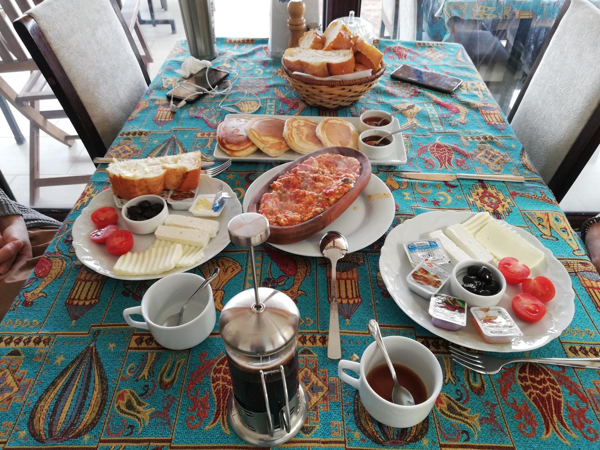 גורמה Kamelya Cave Hostel (Adults Only) מראה חיצוני תמונה